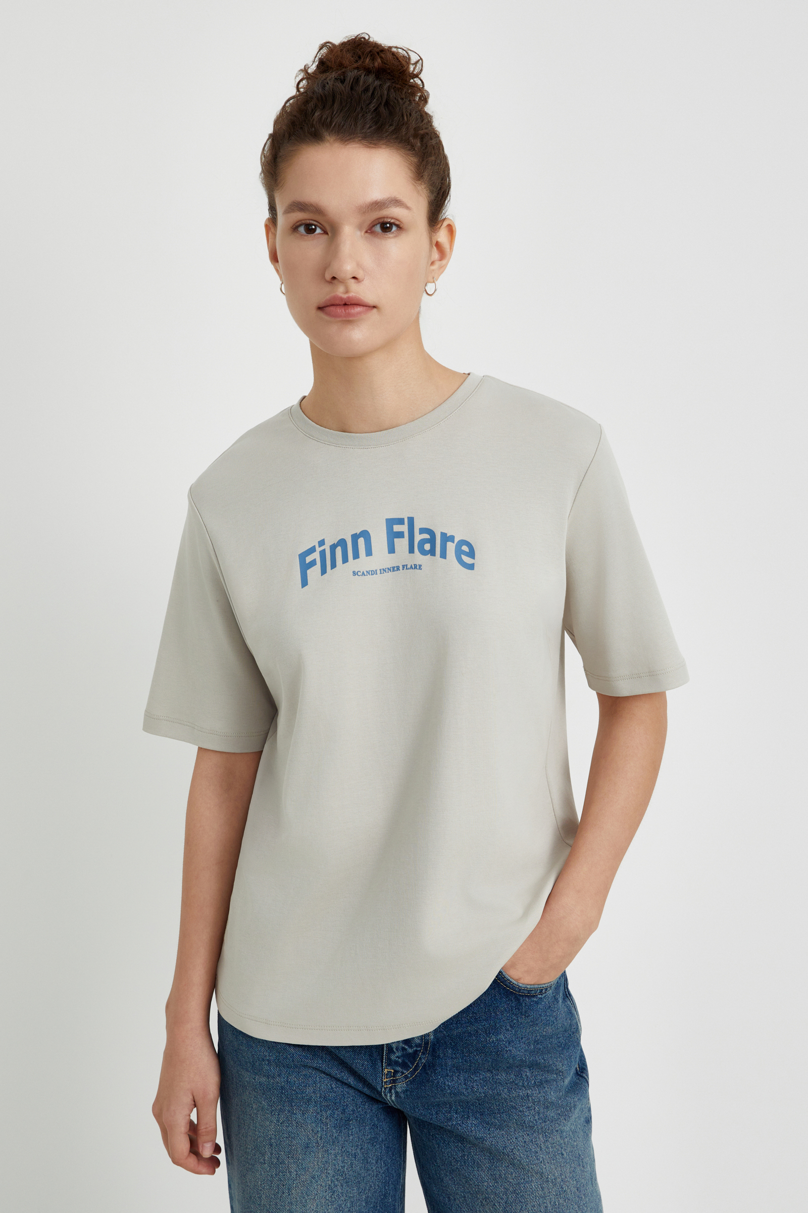 

Футболка женская Finn Flare FWE11097 бежевая S, Бежевый, FWE11097
