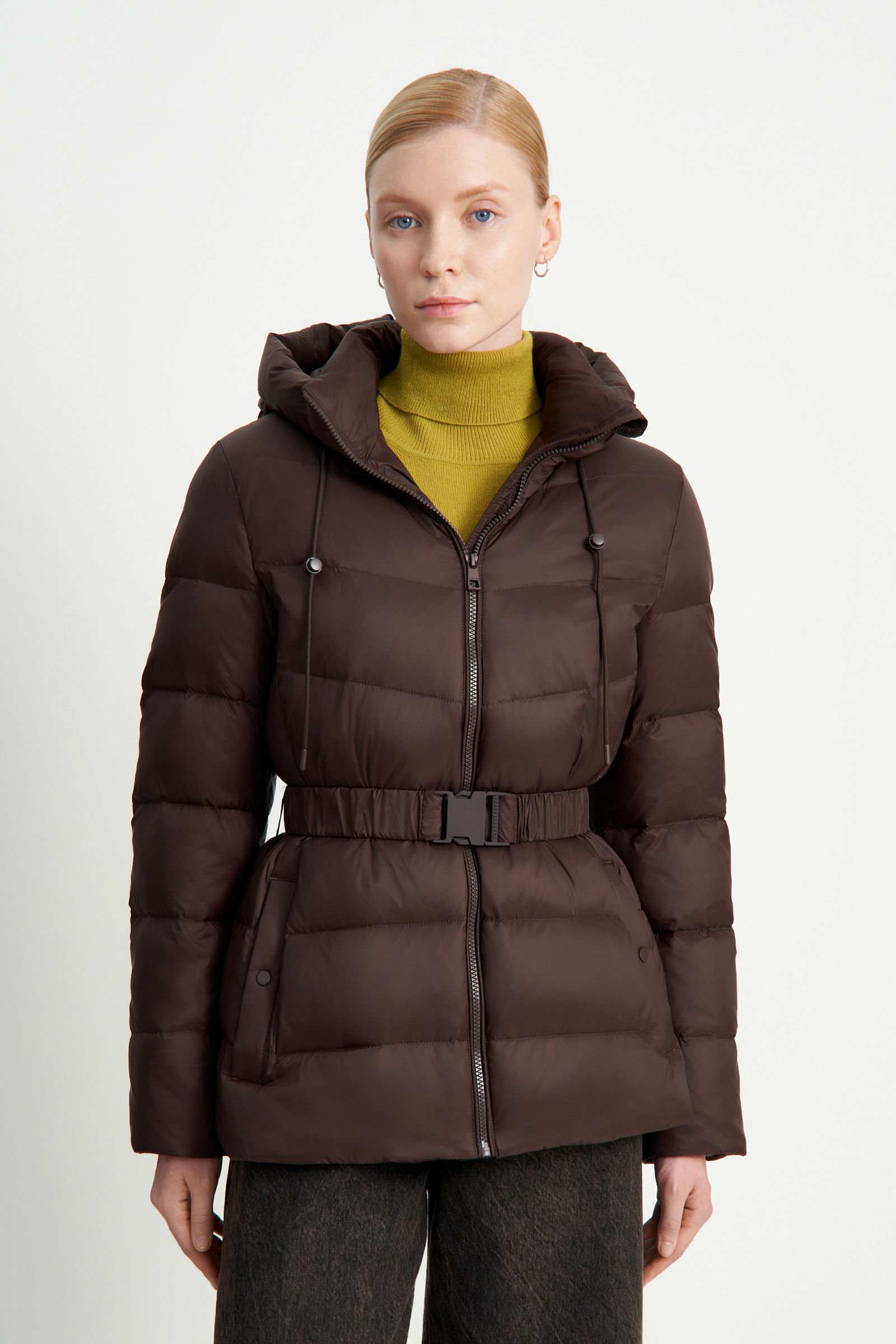 

Пуховик женский Finn Flare FWE11085 коричневый S, FWE11085