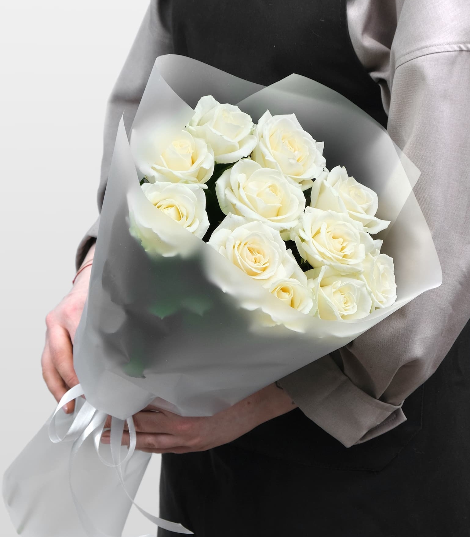 

Букет Studio Floristic белых Роз 11 шт 60 см Белоснежная Красота