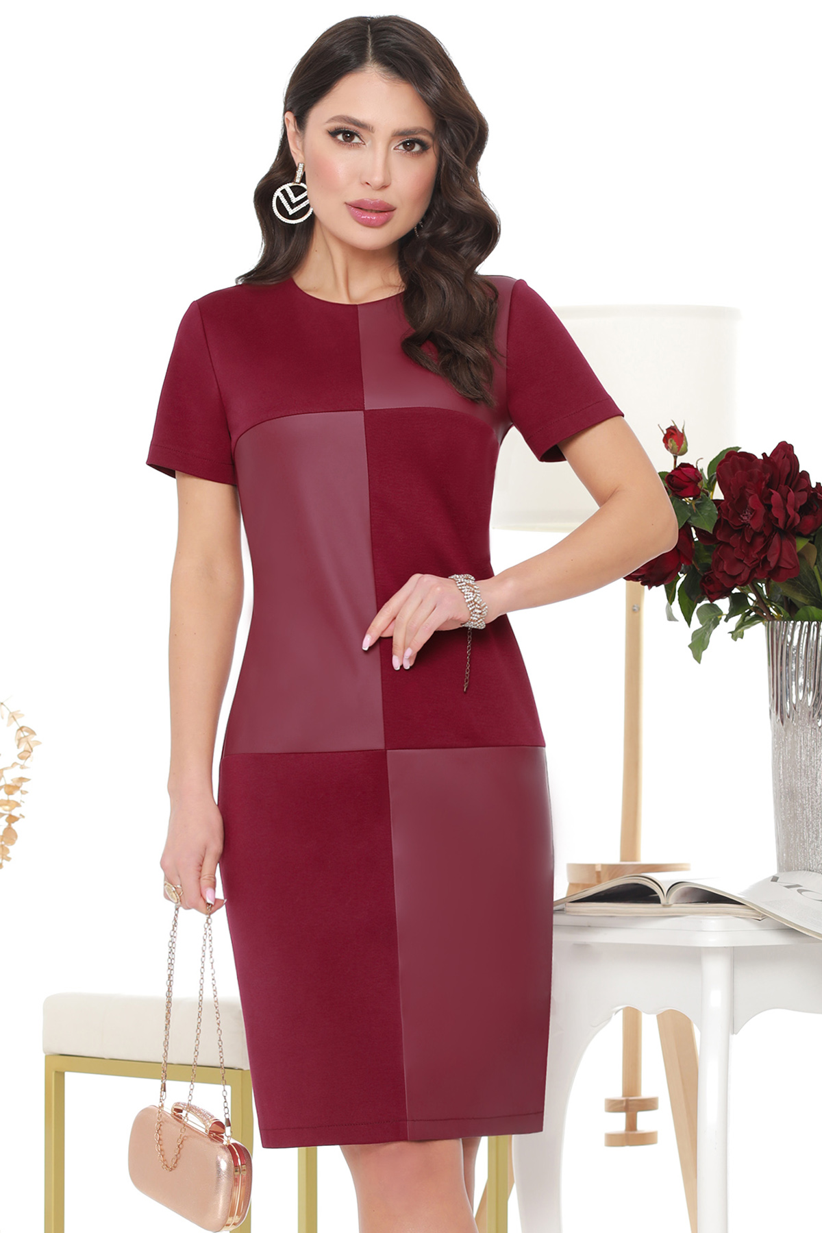 

Платье женское DSTrend П-3489 красное 52 RU, П-3489