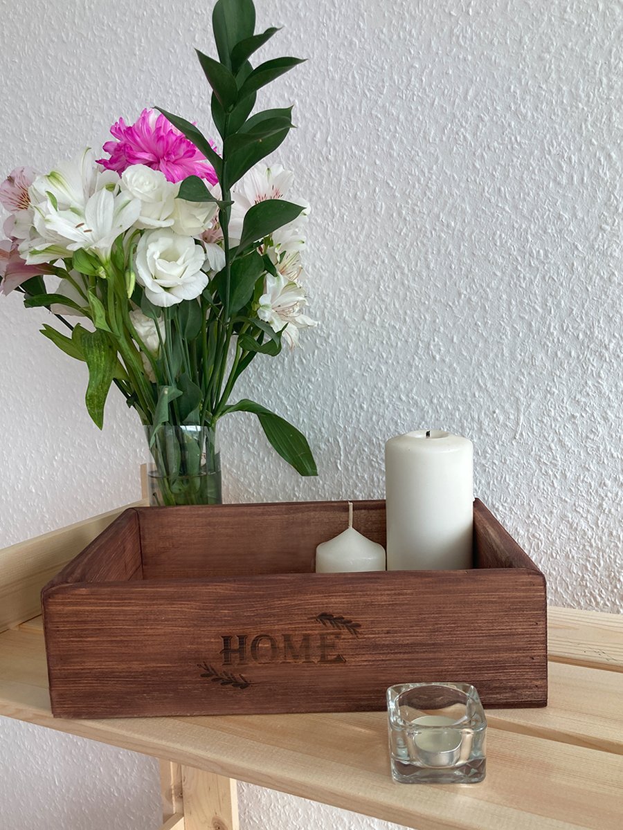 

Ящик из натурального дерева окрашенный с гравировкой HOME, HOME