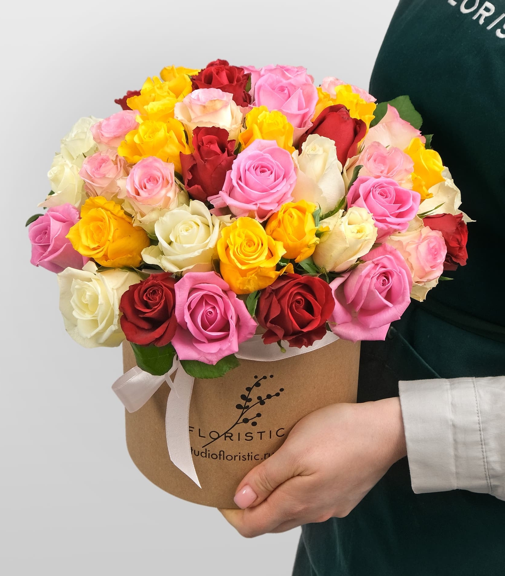 

Композиция Studio Floristic из кенийских Роз 51 шт Беатриса