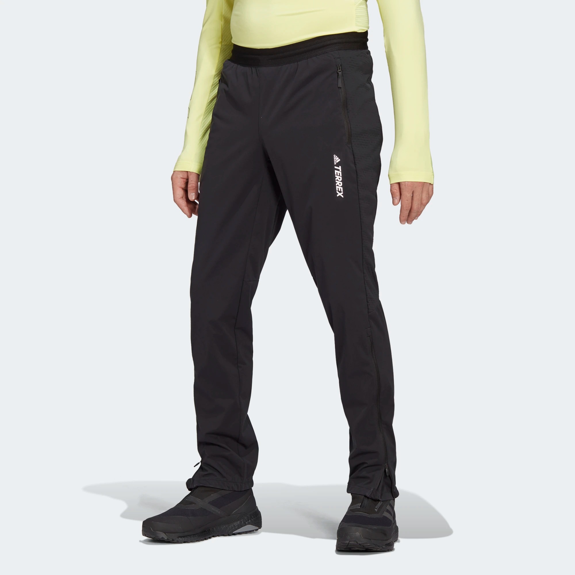 

Спортивные брюки мужские Adidas GV1376 черные S, Черный, GV1376