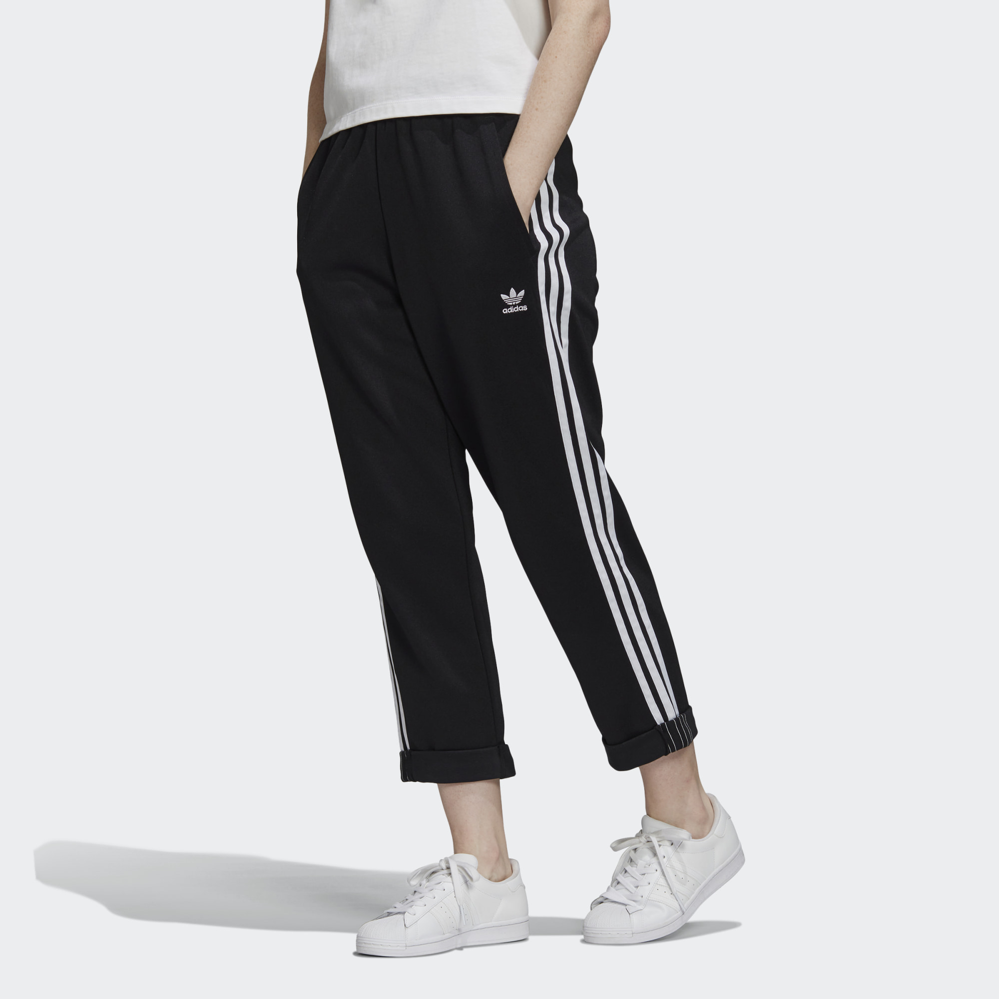 

Спортивные брюки женские Adidas GD2259 черные 38, Черный, GD2259