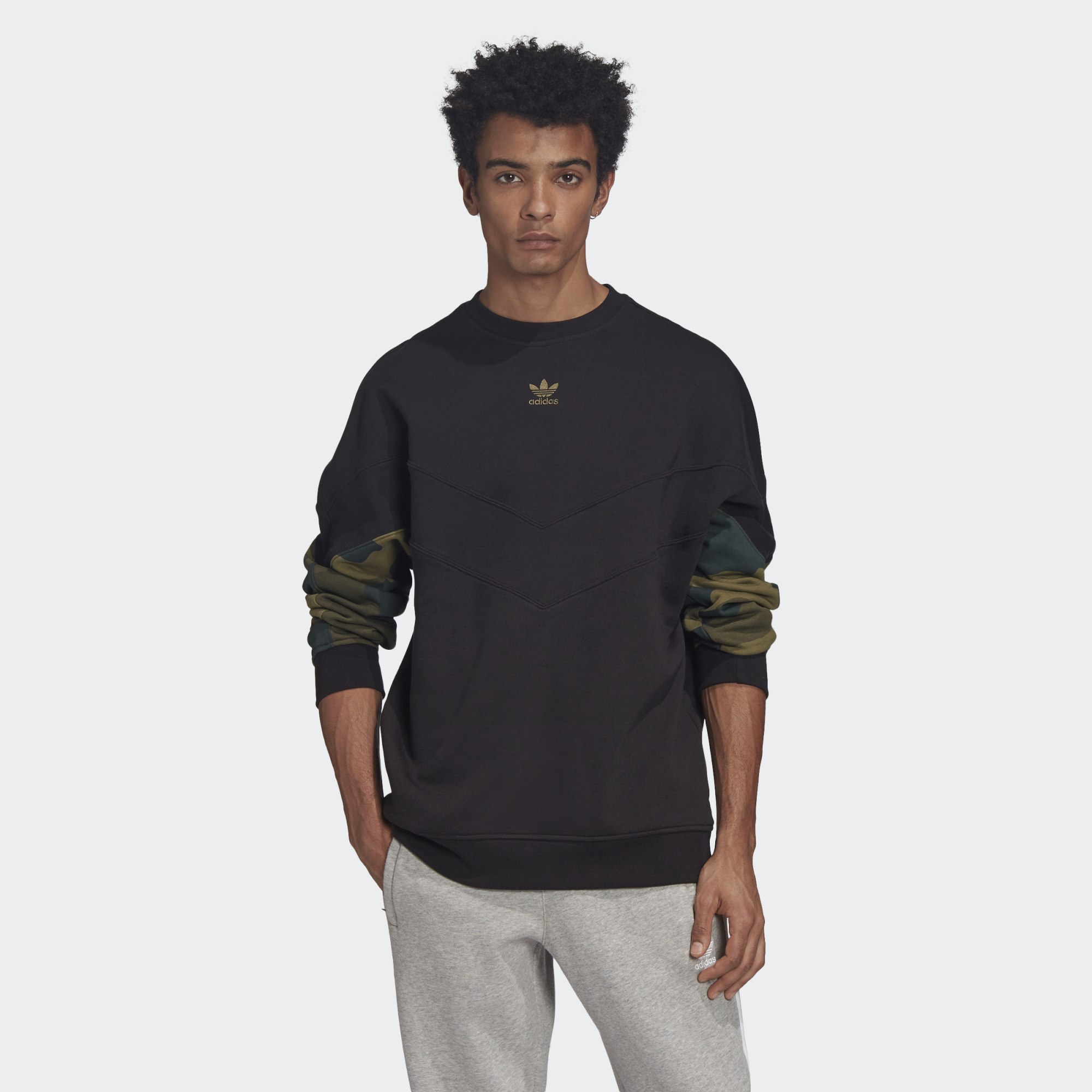 

Свитшот мужской Adidas FM3357 черный XS, FM3357
