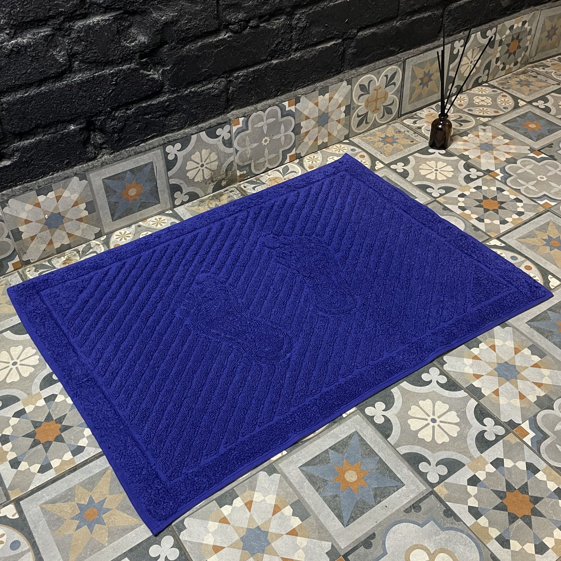 

Полотенце-коврик махровое для ног TM TEXTILE 50x70 темно-синий 42, 1шт.,плотность 700, БР700-Н1042