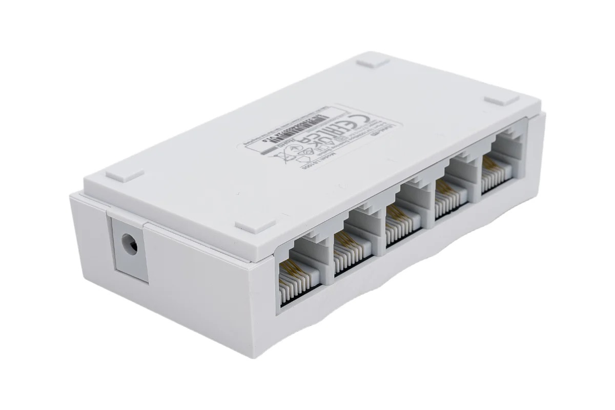 

Коммутатор TP-LINK LS1005, неуправляемый