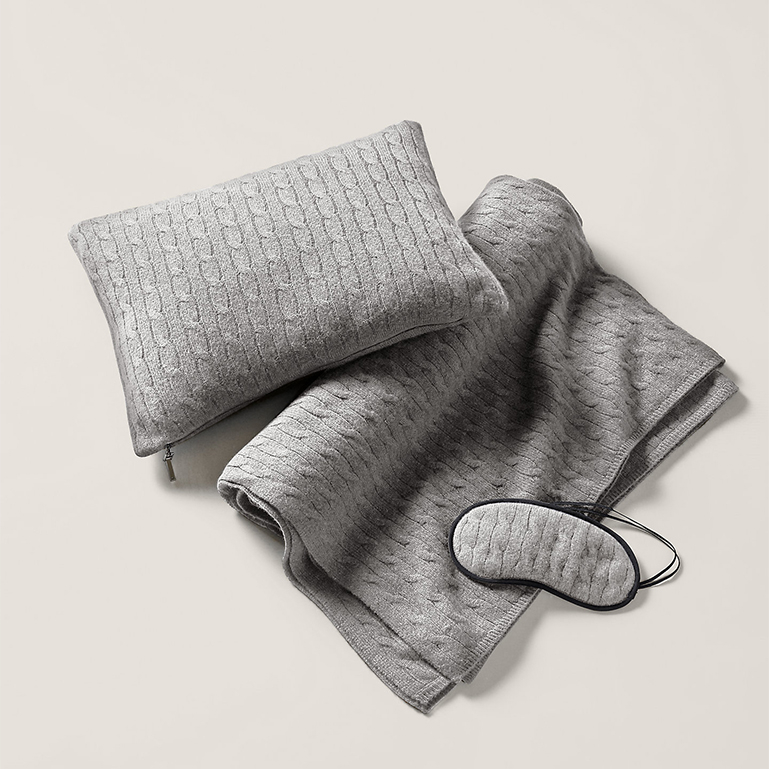 

Дорожный набор Ralph Lauren Cable Cashmere Charcoal 80x140 см