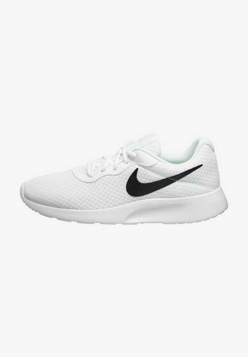 

Кроссовки мужские Nike Tanjun M2Z2 белые 39 EU (доставка из-за рубежа), Белый, Tanjun M2Z2