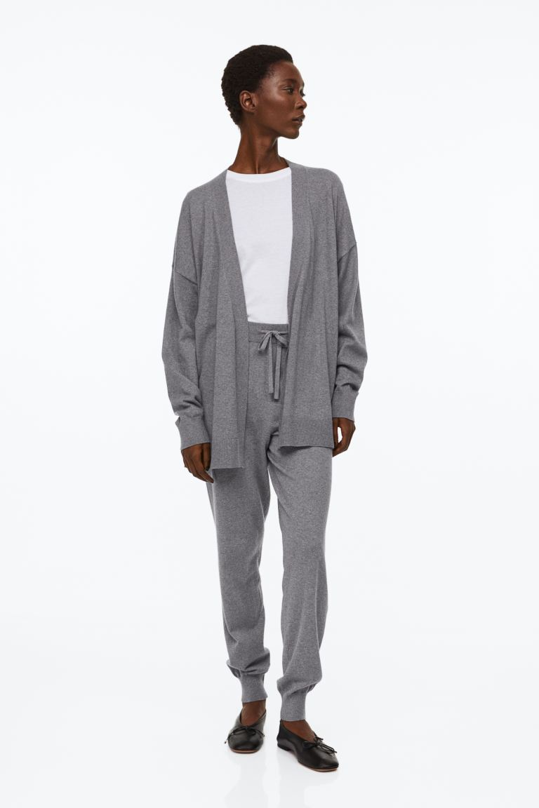 

Брюки женские H&M 0781467032 серые L (доставка из-за рубежа), Серый, 0781467032