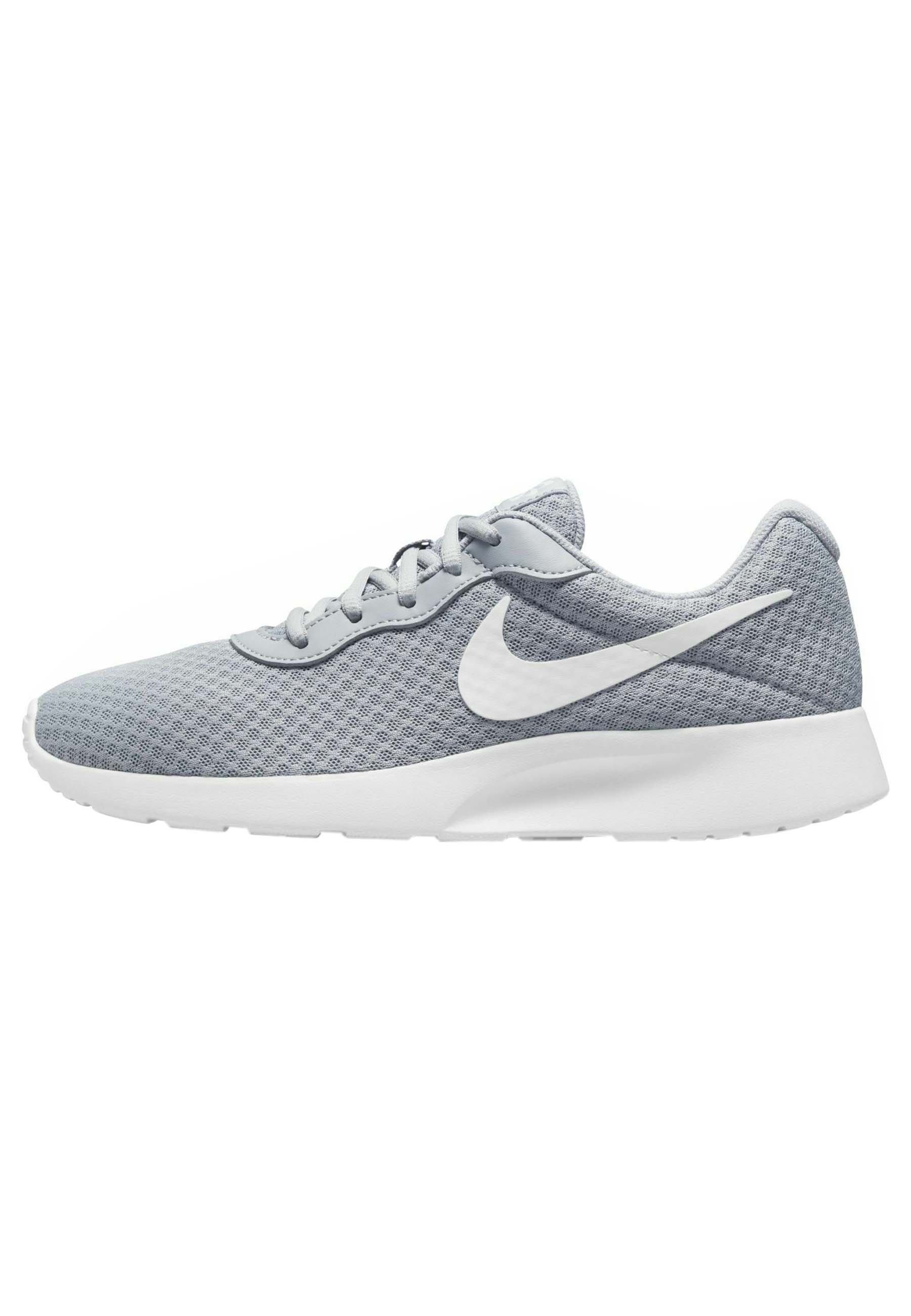 

Кроссовки женские Nike Sportswear Tanjun серые 35.5 EU (доставка из-за рубежа), Серый, W Tanjun