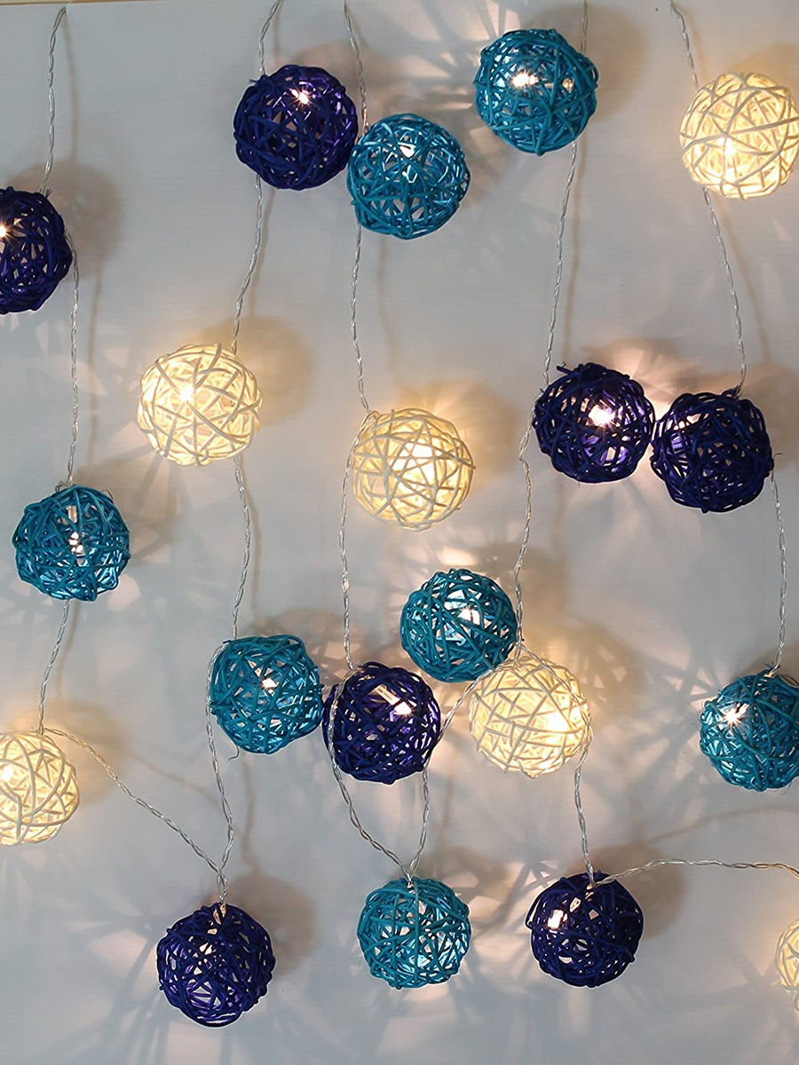 фото Световая гирлянда новогодняя синие ротанговые шарики 170013 2,5 м белый теплый nobrand