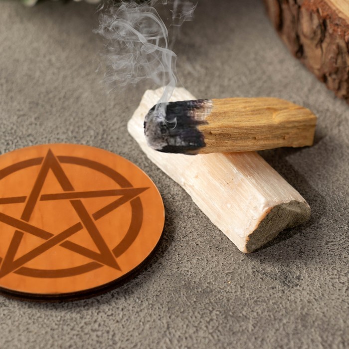 

Набор благовоние "Palo Santo. Пентаграмма", кристалл селенита, алтарь