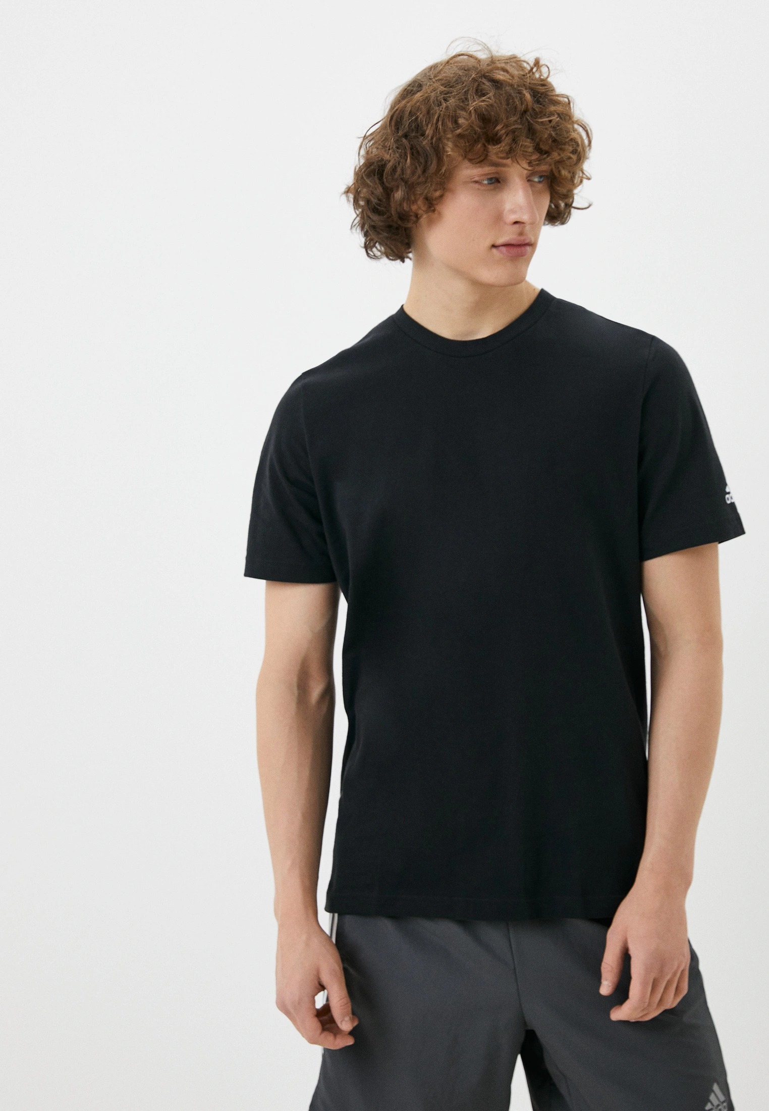 

Футболка мужская Adidas H44277 черная XL, H44277