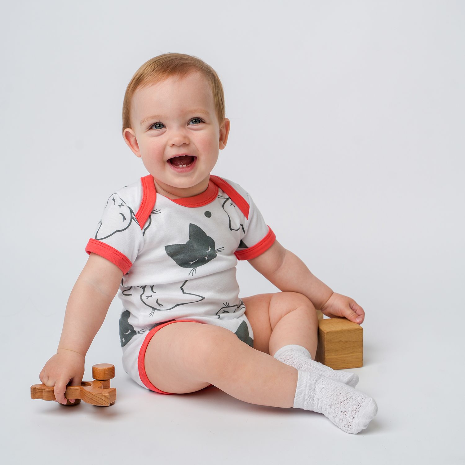 

Боди детское КотМарКот 880021, белый, 80, Белый;красный;серый, 880021