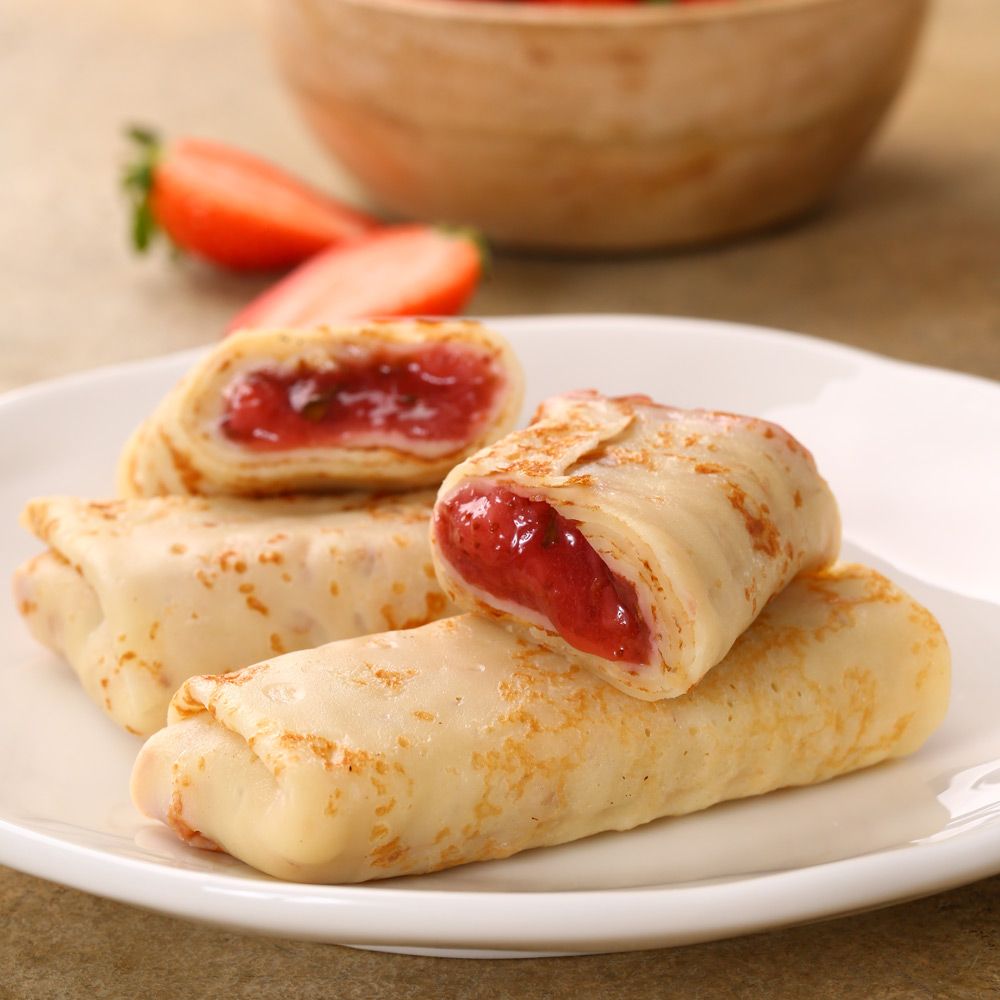 

Блинчики Мясновъ Шеф-повар с клубникой и базиликом охлажденные