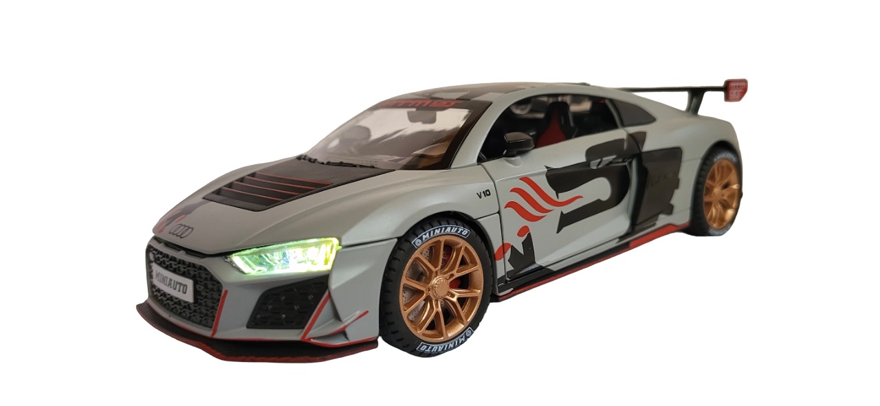 Модель металлическая Audi R8 Sport дизайнерская покраска свет, звук 1/24