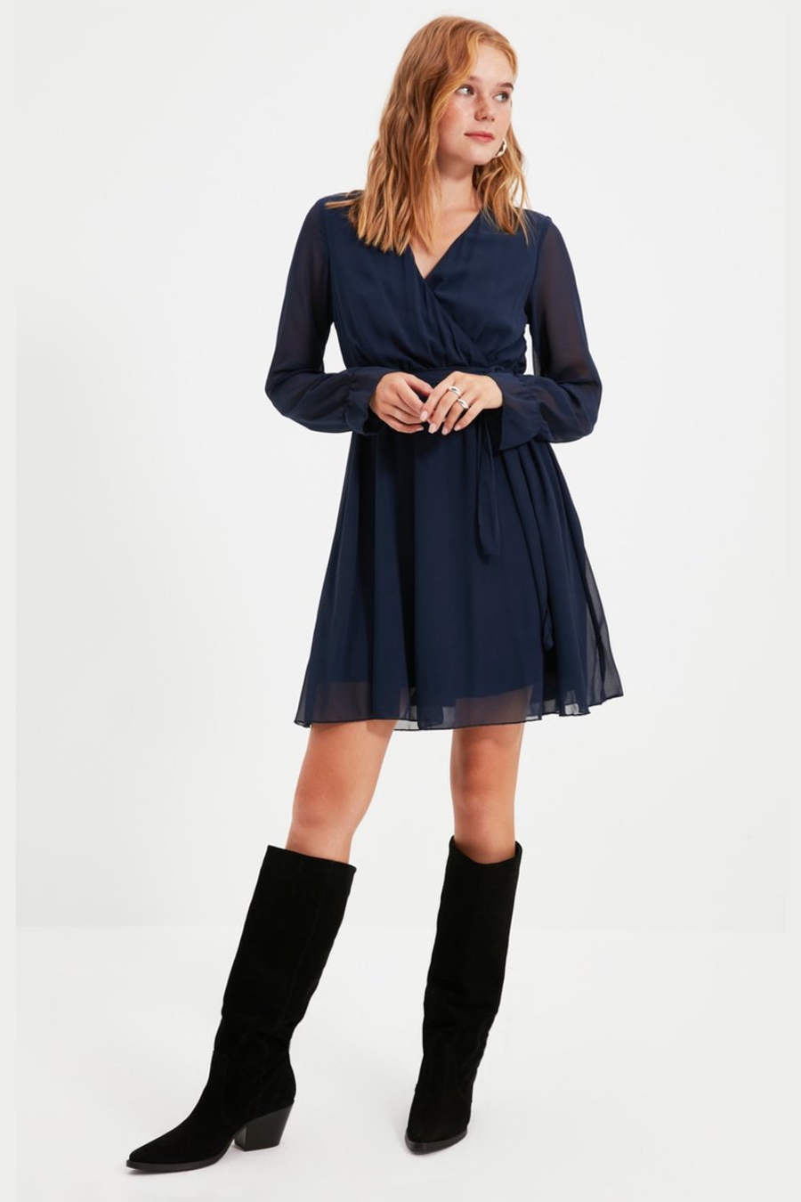 

Платье женское Trendyol TWOAW20EL0789 синее 34, Синий, TWOAW20EL0789