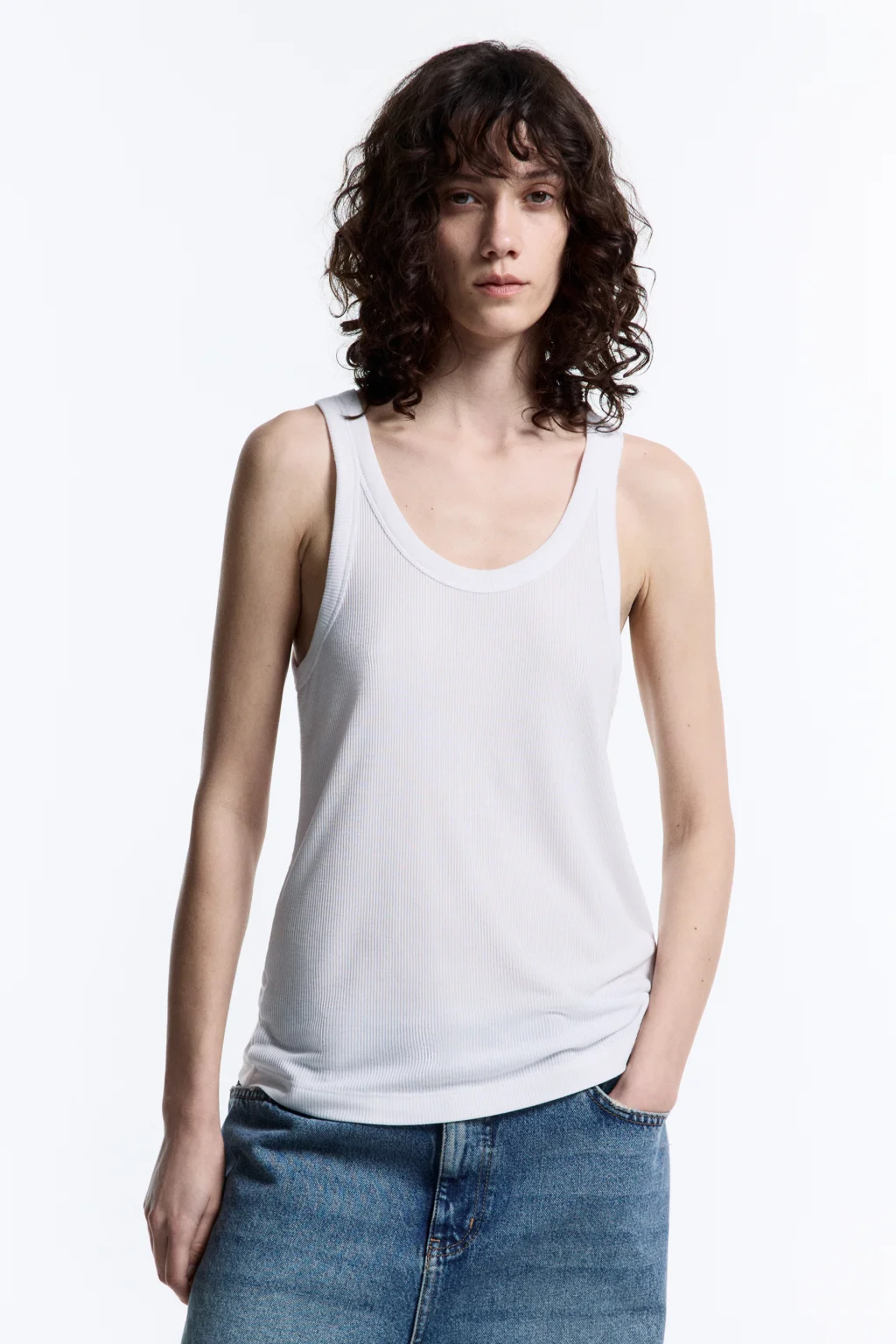 

Майка женская Befree 2421121012 белая M, Белый, 2421121012