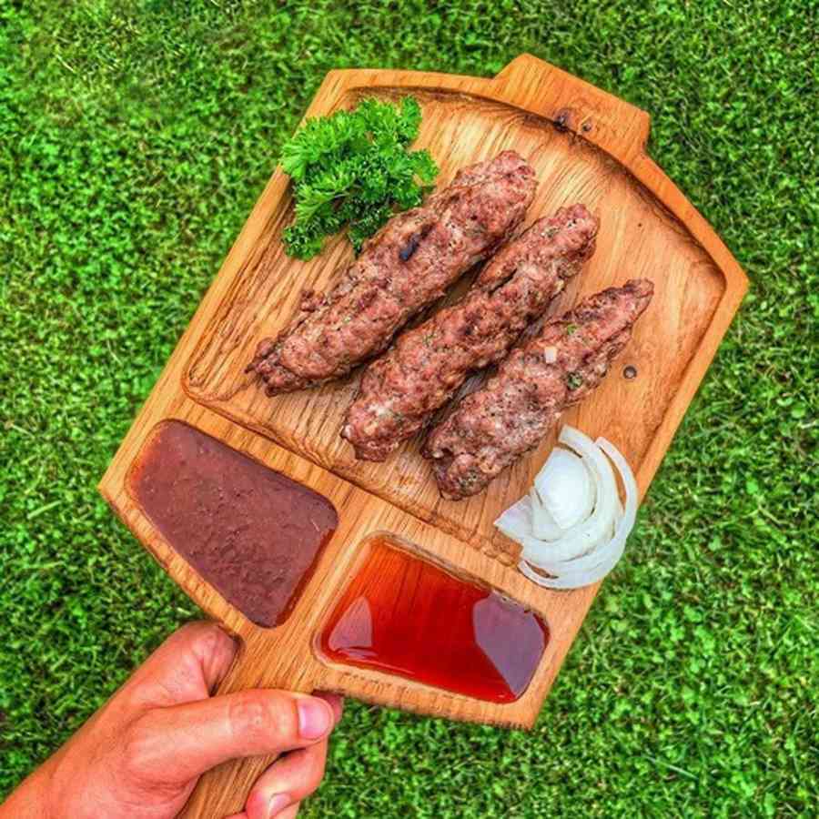 Деревянная доска трехсекционная для подачи мяса BBQGURU