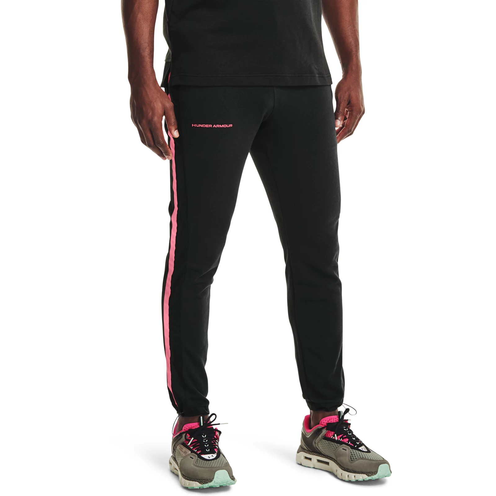 

Спортивные брюки мужские Under Armour 1361638 черные M, 1361638