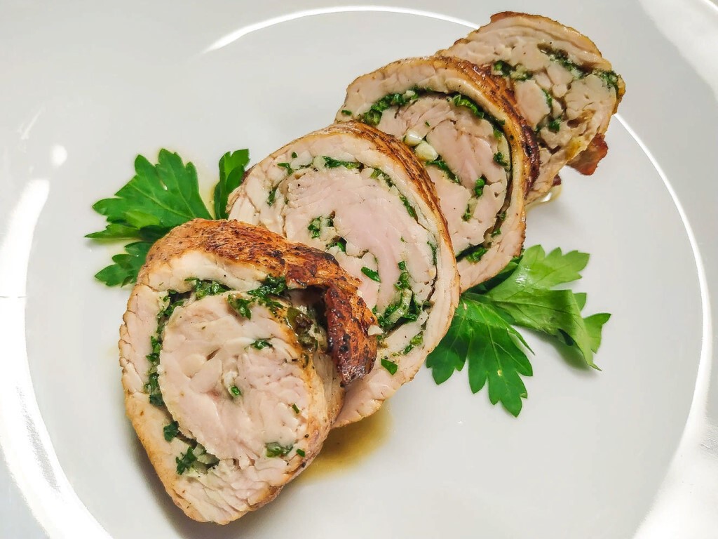 

Рулетики куриные с сыром и шпинатом 200 г