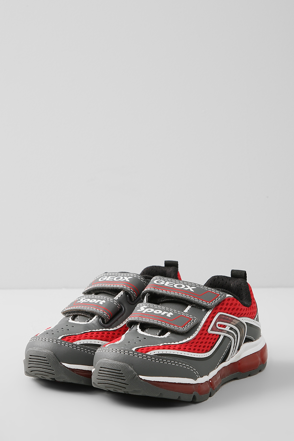 

Кроссовки GEOX J0244C014BUC0047 серый/красный, 28, J0244C014BUC0047