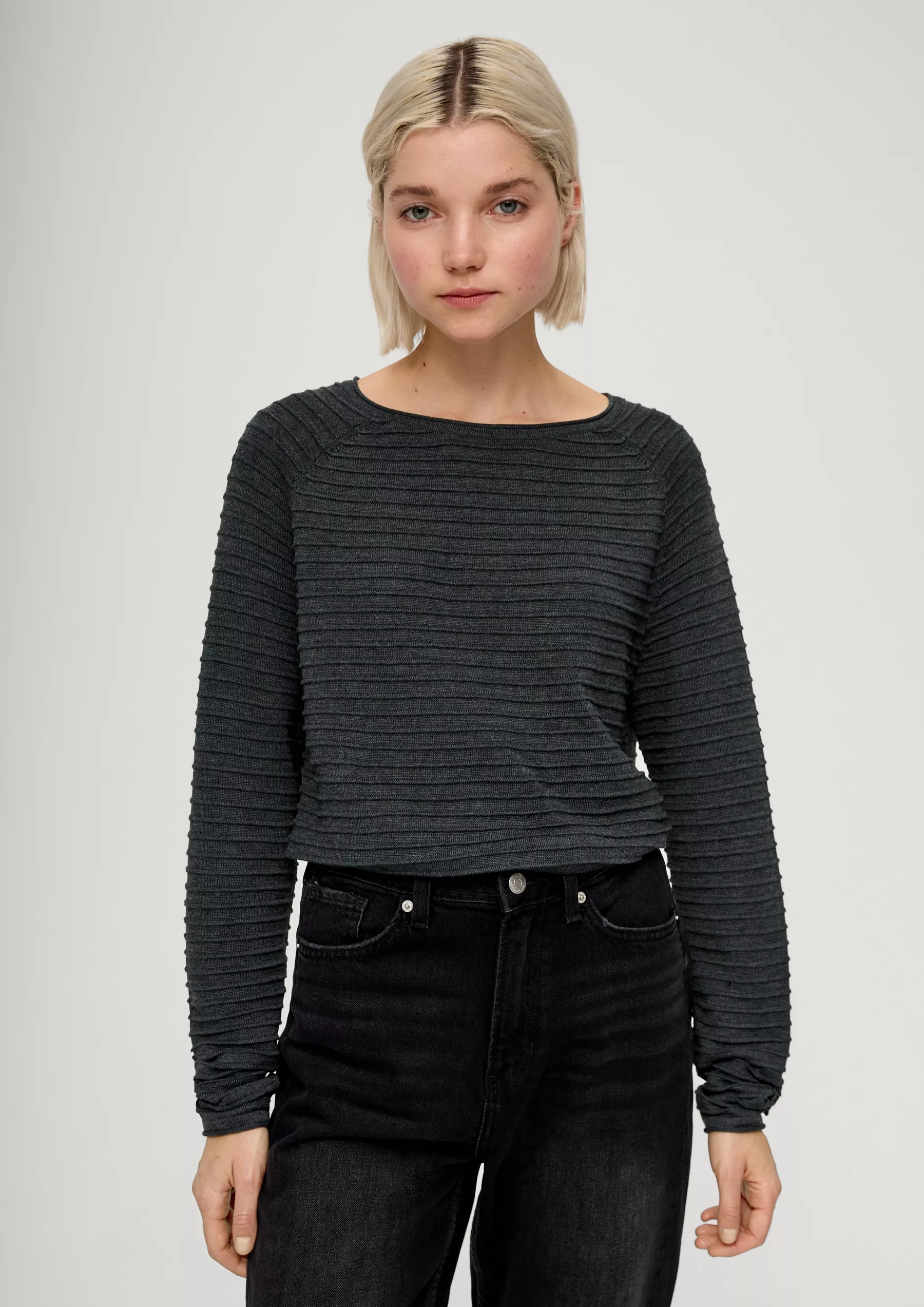 

Джемпер женский QS by s.Oliver 2133366/99W0 черный XL, 2133366