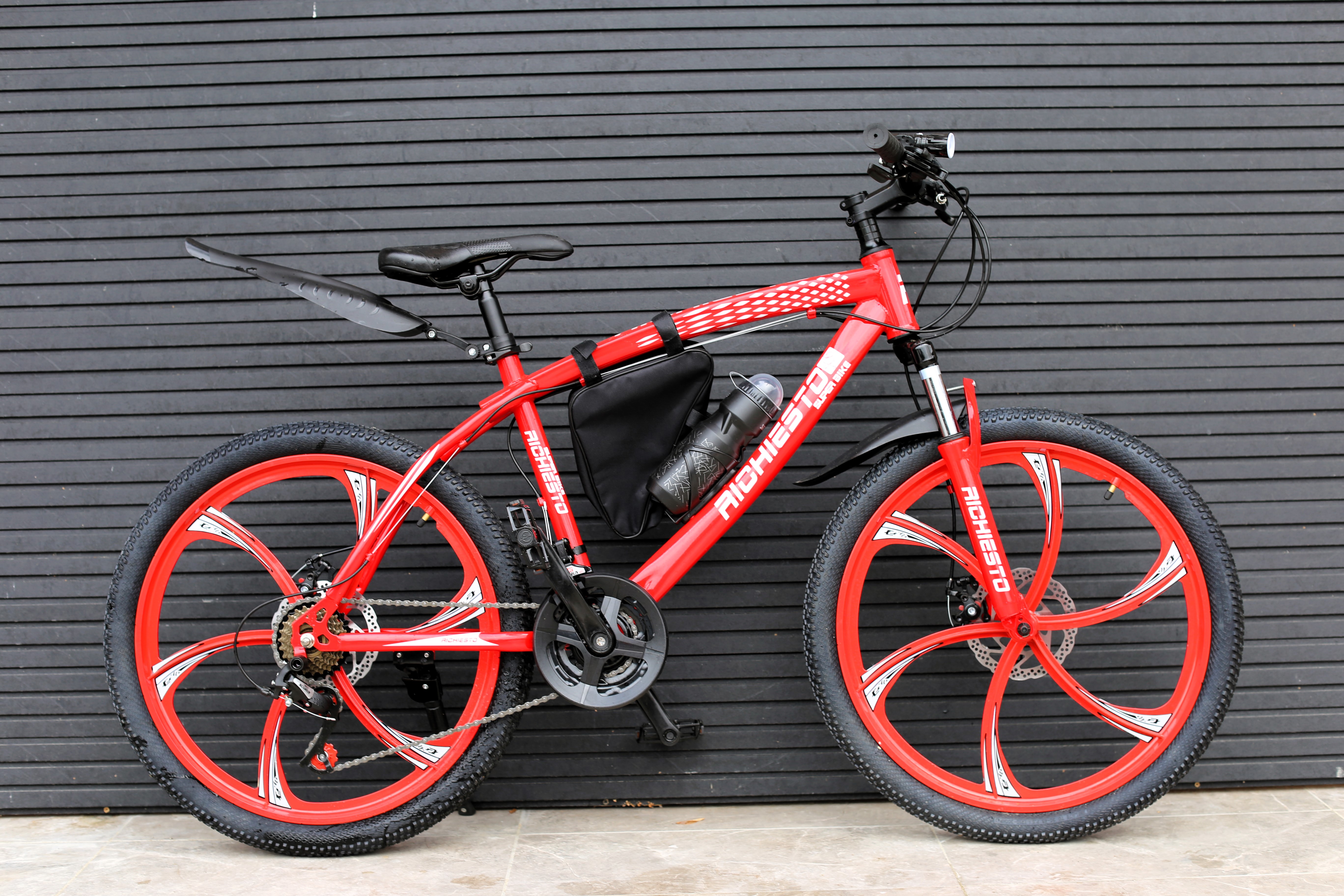 Велосипед Richiesto 24 на литых дисках 2023 рост 135-165 красный 2480000₽