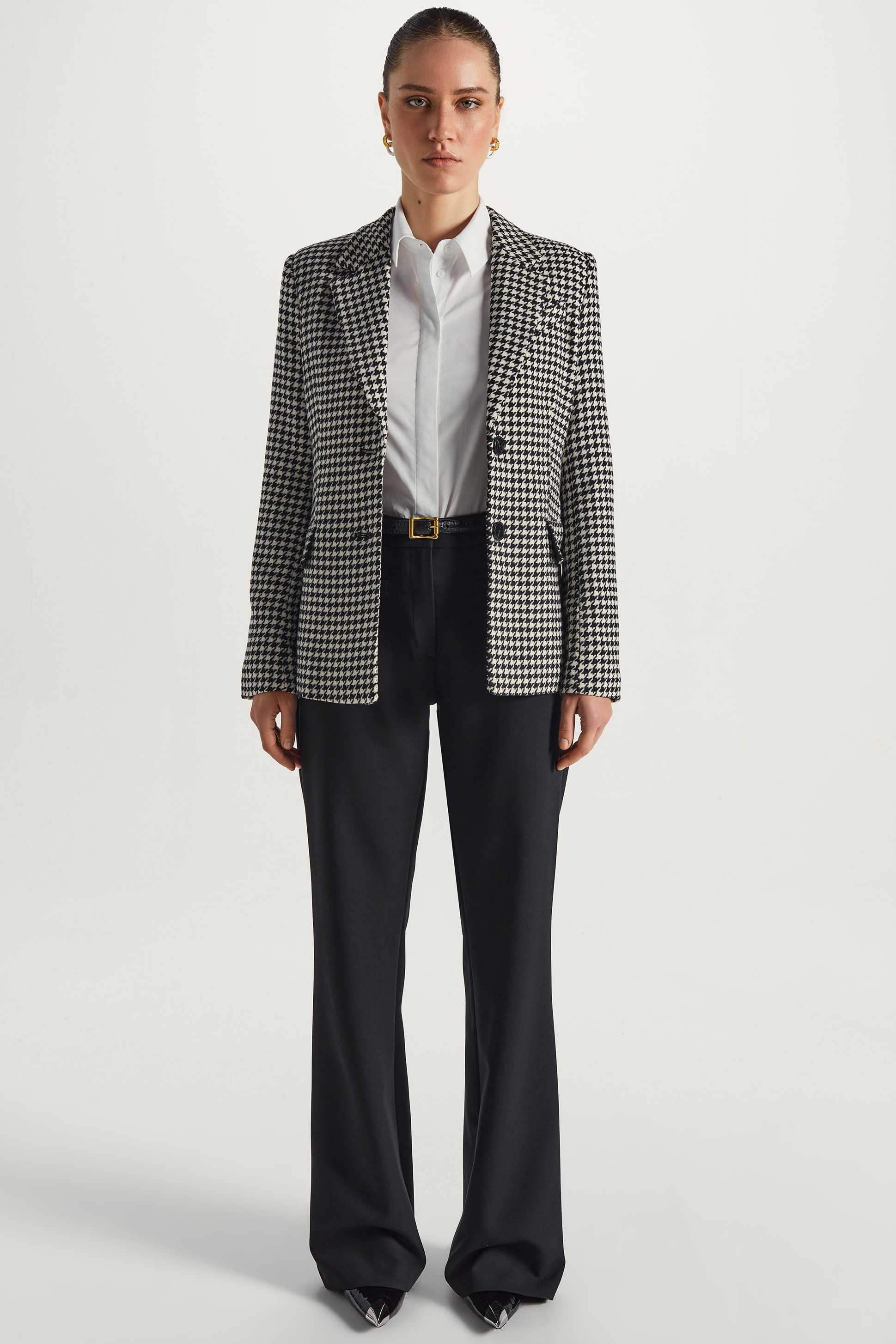 

Брюки женские LOVE REPUBLIC 2450232715 черные 42 RU, 2450232715