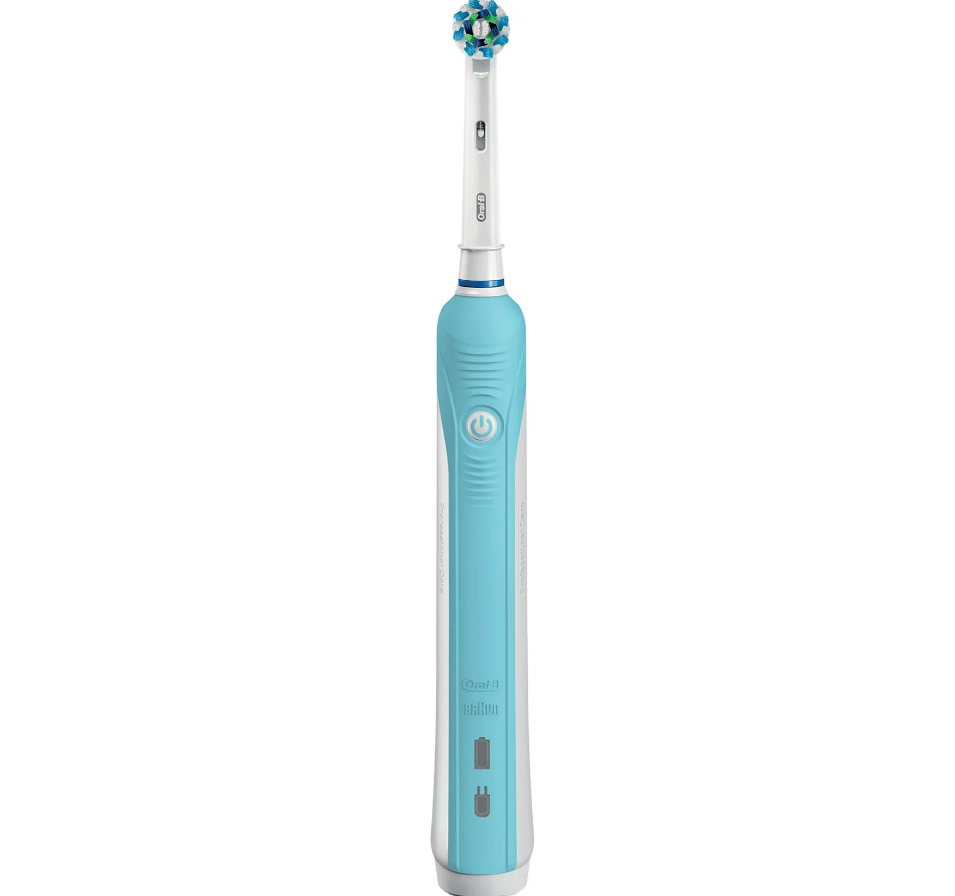 Электрическая зубная щетка Oral-B PRO 1 500 Cross Action/ Pro 500 Cross Action D16.513.U royal canin oral care сухой корм для взрослых кошек для здоровья зубов 1 5 кг