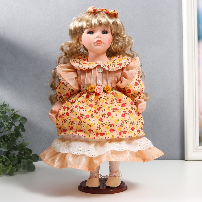Кукла коллекционная керамика Тося в кремовом платье с цветочками, с бантом в волосах 30 см тося