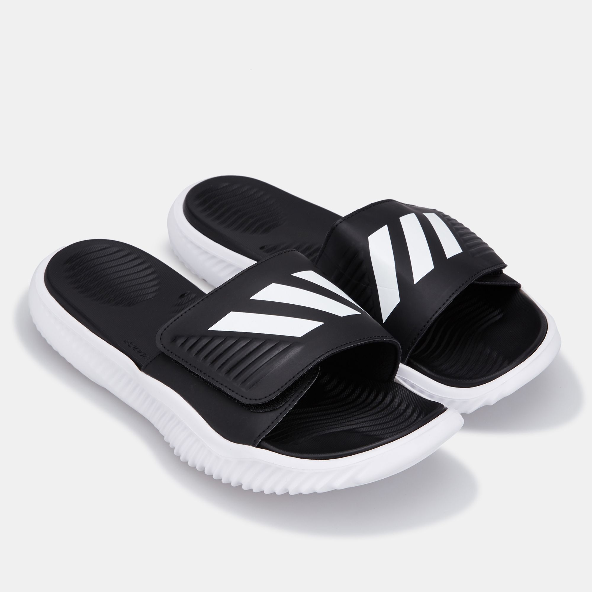 

Сланцы мужские Adidas BA8775 белые 6.5 US, BA8775
