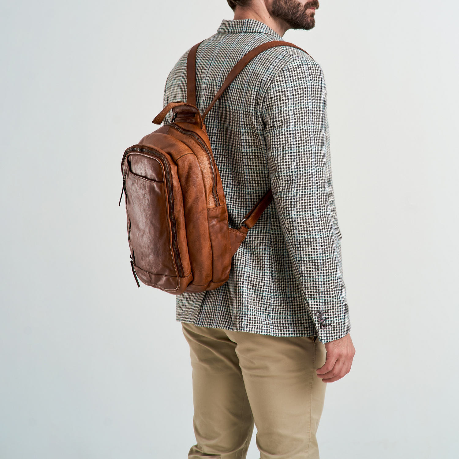 

Рюкзак мужской Dr.Koffer B402795-249-05 коричневый, 25х34х7,5 см, B402795-249-05