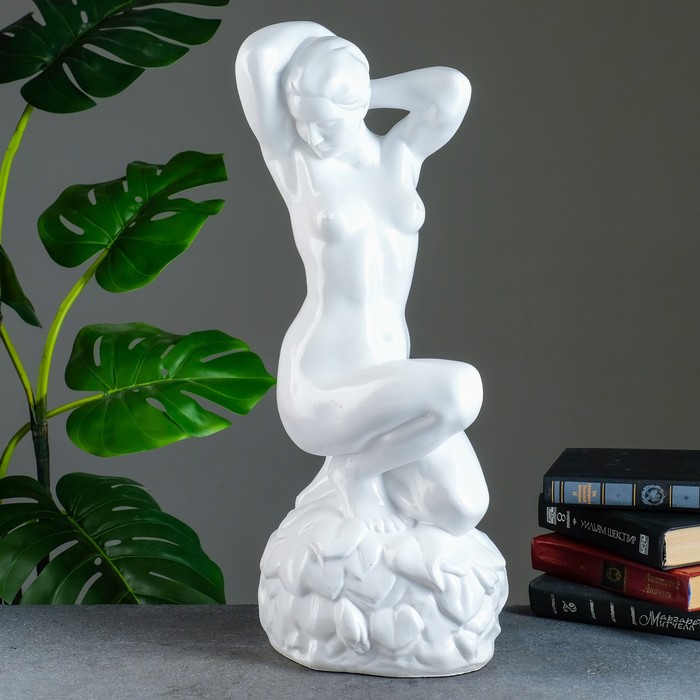 

Фигура Девушка на камне белая, 19х25х59см