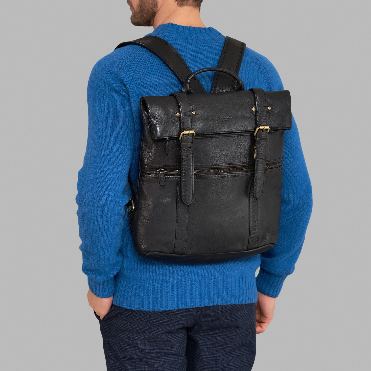 

Рюкзак мужской Dr.Koffer B402783-248-04 черный, 38х39х11,5 см, B402783-248-04