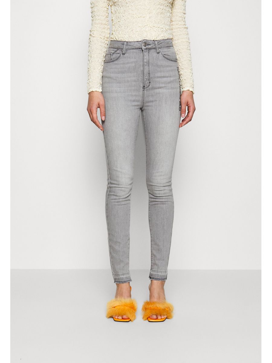 

Джинсы женские Karl Lagerfeld K4821N021 серые 28, Серый, K4821N021