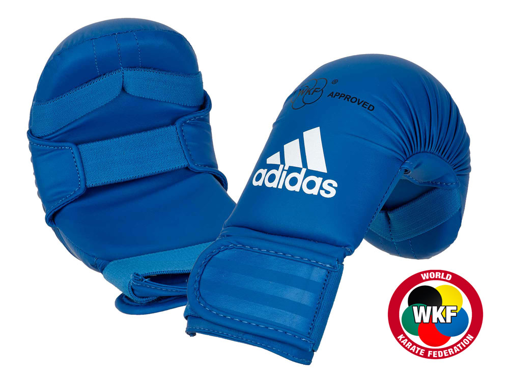 Накладки для карате WKF Bigger синие размер M 3490₽