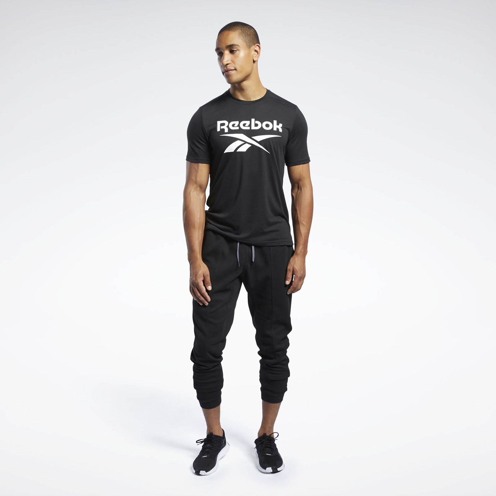 

Футболка мужская Reebok FK6219 черная S, Черный, FK6219