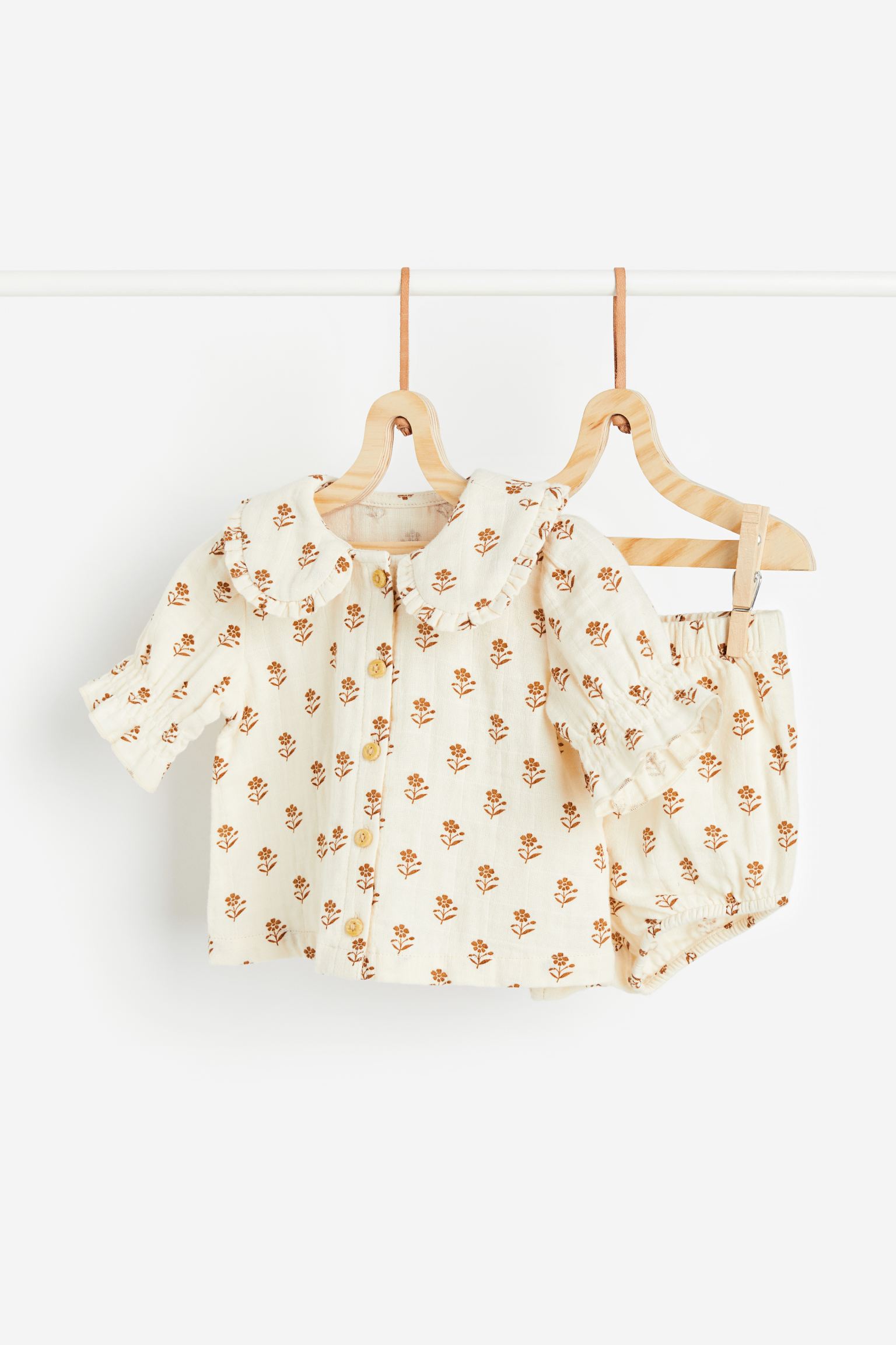 

Комплект из 2 предметов из хлопка H&M 56 Кремовый/Цветочный (доставка из-за рубежа), Бежевый, 1156265
