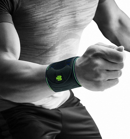 

Спортивный бандаж на запястье BAUERFEIND Wrist Strap черный L-XL, 11051503010607