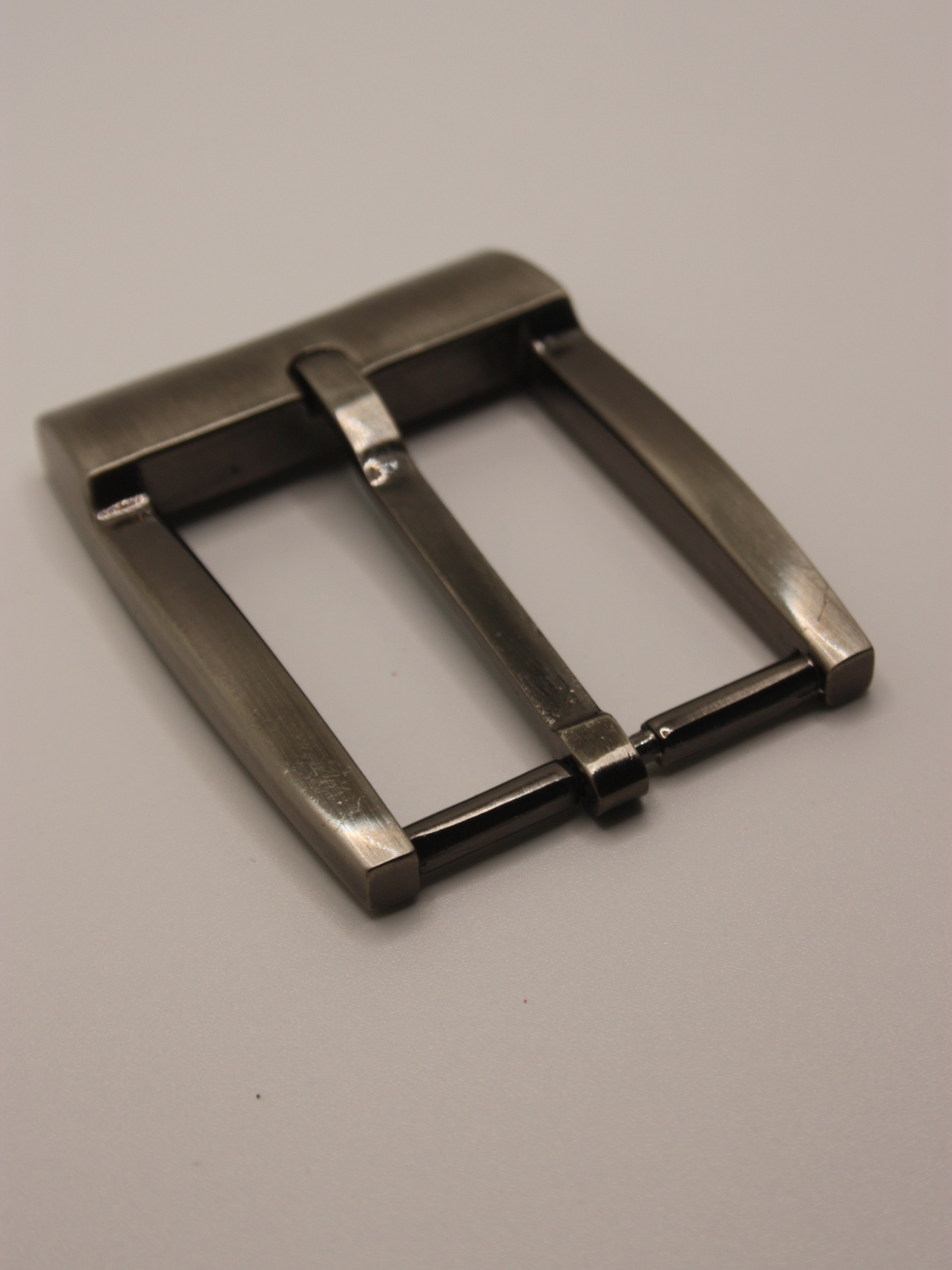 

Пряжка для ремня 30мм Alliance с одним шпеньком, 4*5*3см, мужская, цвет черненый никель, Серебристый;серый;черный, ременная пряжка