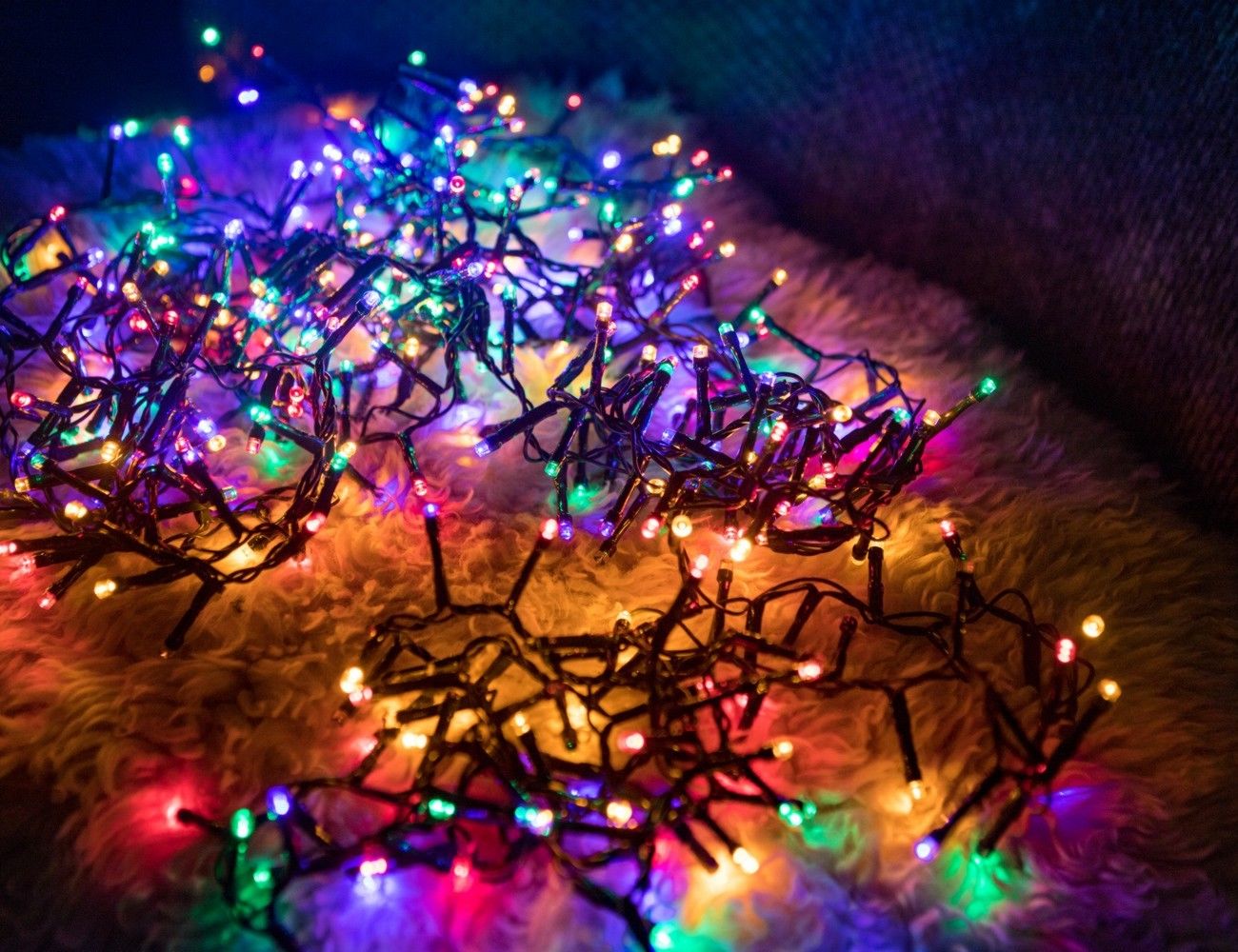 Световая гирлянда новогодняя Edelman Snake light 1073237/83778 14 м разноцветный/RGB