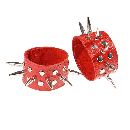 фото Кожаные напульсники с шипами и заклепками bdsm accessories ск-визит