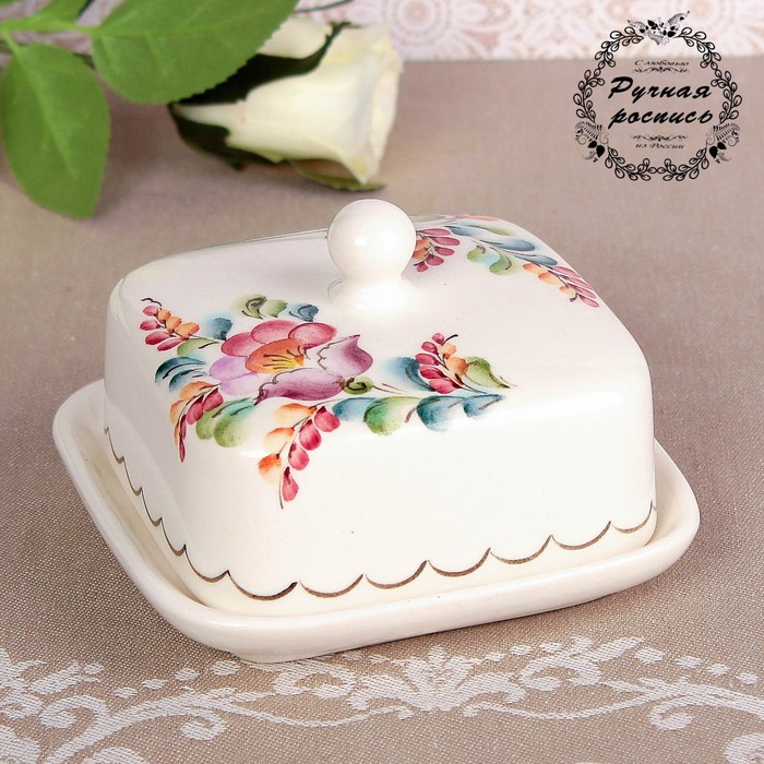 

Маслёнка «Майская», на 1/2 пачки, 11,9x11,9x8,1 см, 1 сорт, авт. Алдошина Л.В., Белый