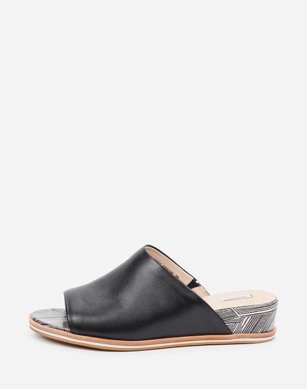 

Сабо женские Mascotte 99-110221 черные 40 RU, 99-110221