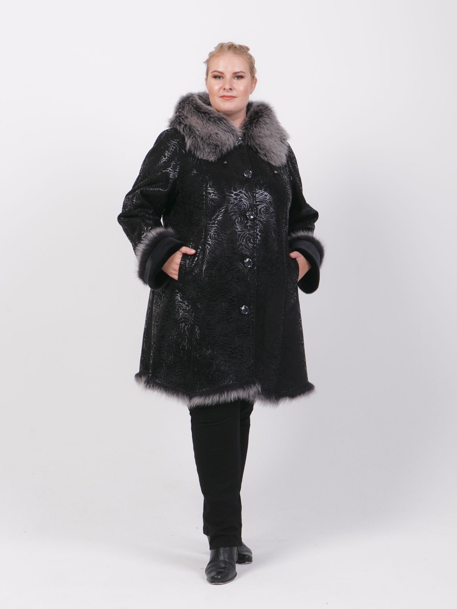 

Дубленка женская TreVery 48247a черная 58 RU, 48247a