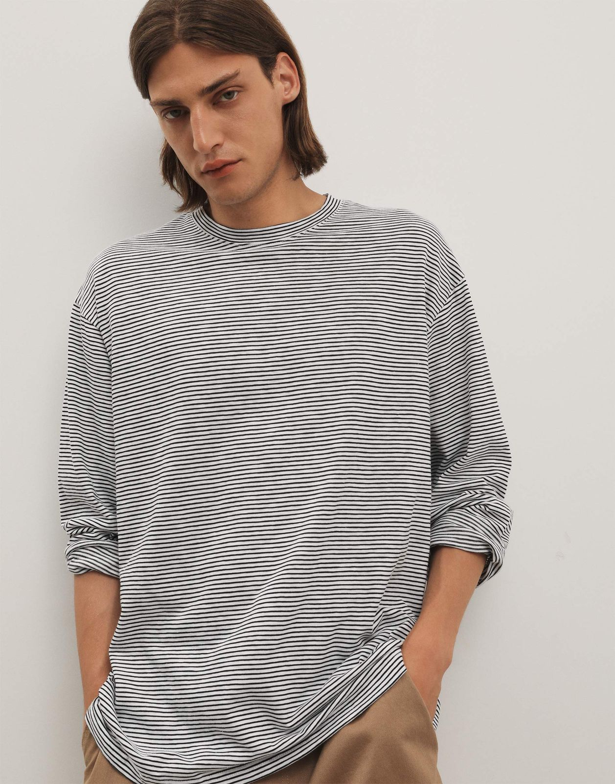 

Лонгслив мужской Gloria Jeans BKT014505 белый/черный S/182, BKT014505