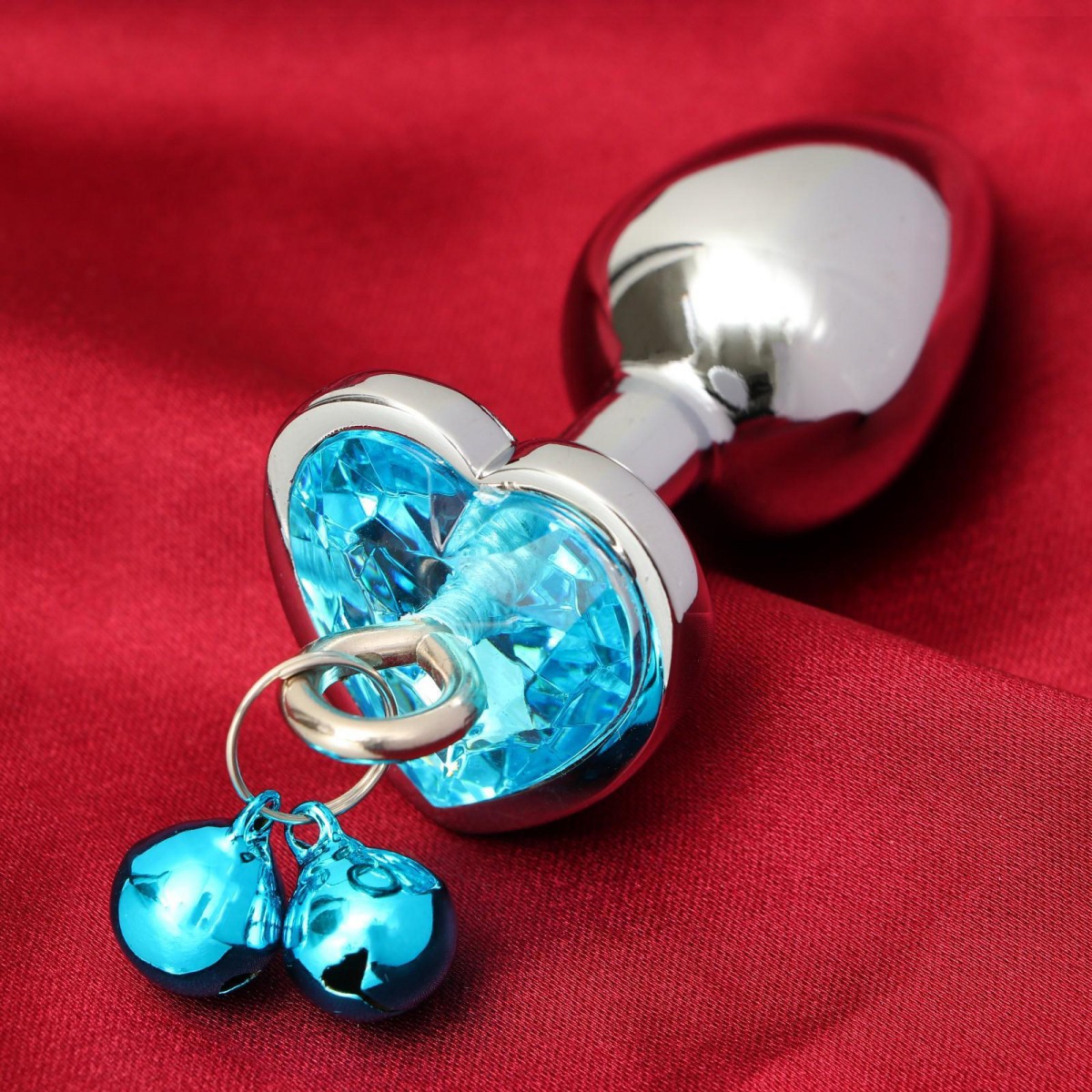фото Анальная втулка с голубым кристаллом в вирме сердца и колокольчиками huanggang lazhi