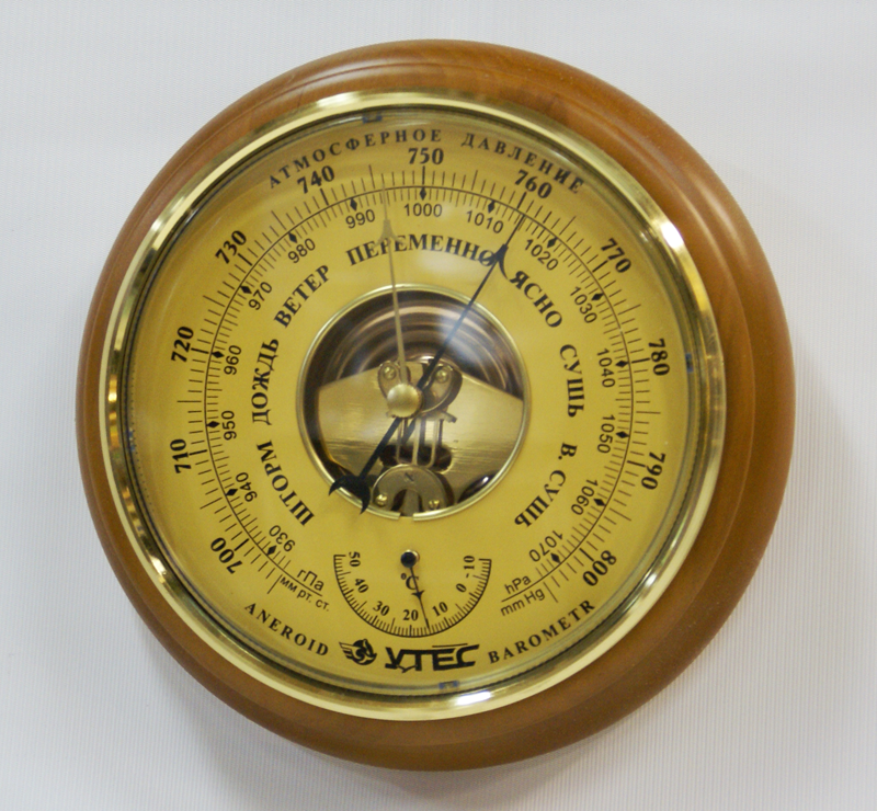 фото Настоящий отечественный настенный барометр-термометр 21 см. nobrand